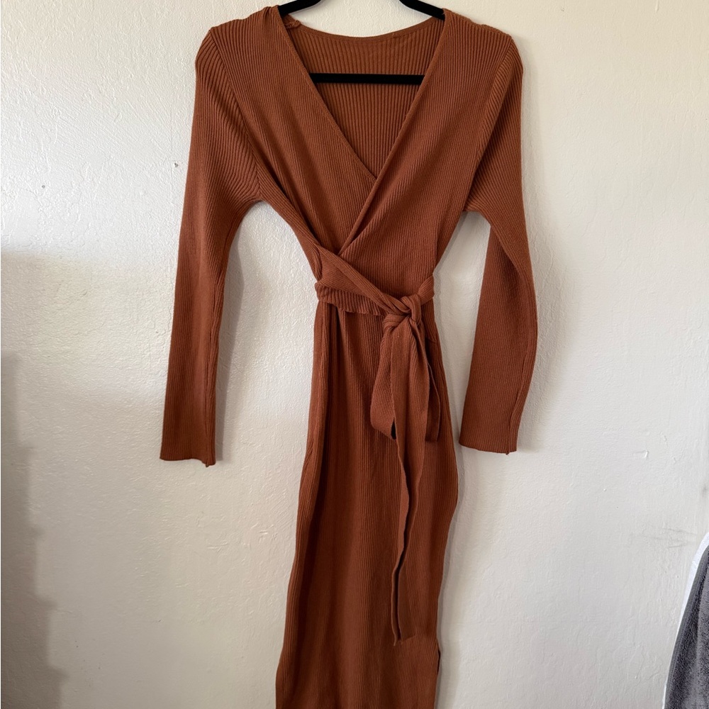 🚨 3 for $25 New Elegant Brown knit Wrap Dress